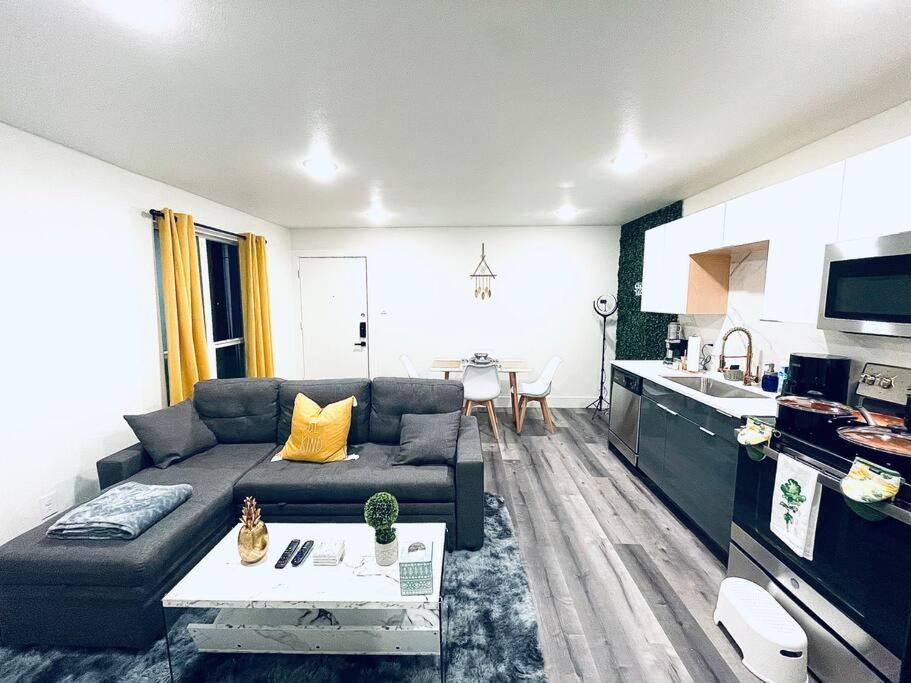 Luxe Travel Retreat Near Deep Ellum Apartment Далас Екстериор снимка