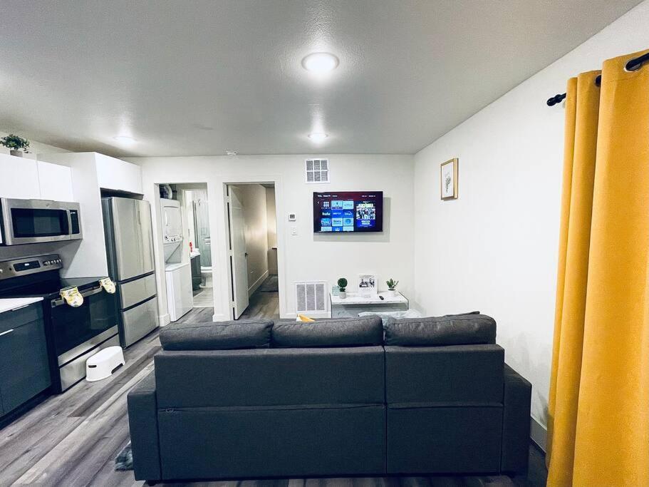 Luxe Travel Retreat Near Deep Ellum Apartment Далас Екстериор снимка