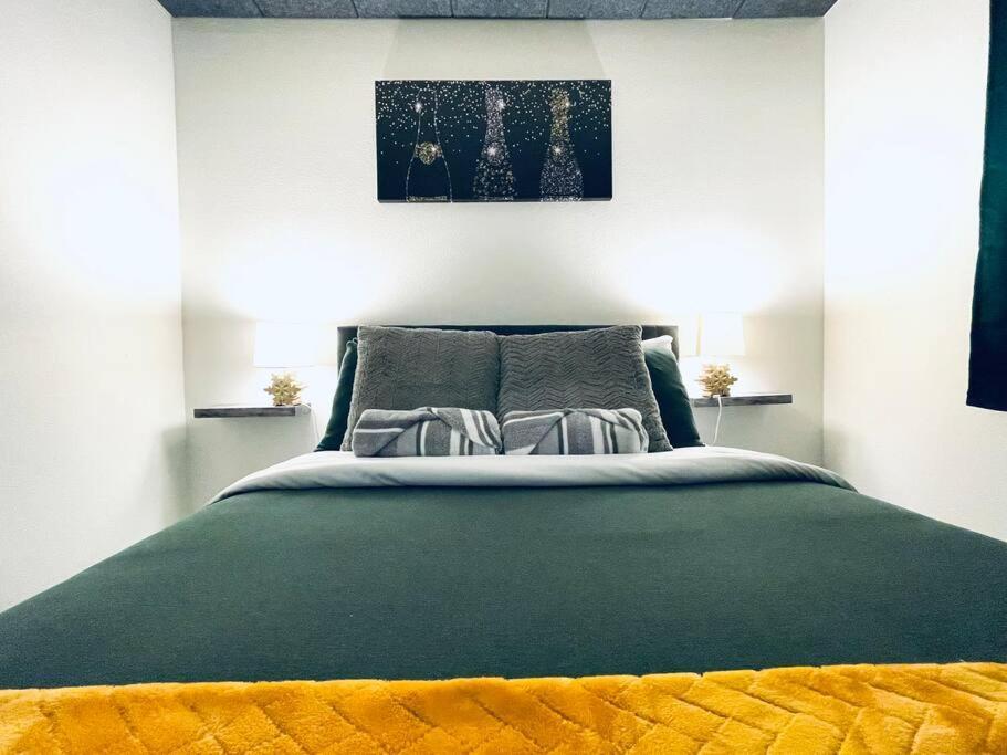 Luxe Travel Retreat Near Deep Ellum Apartment Далас Екстериор снимка