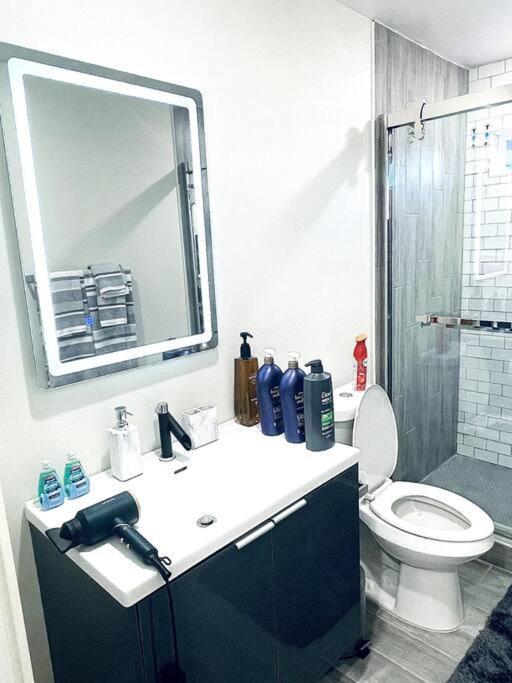 Luxe Travel Retreat Near Deep Ellum Apartment Далас Екстериор снимка