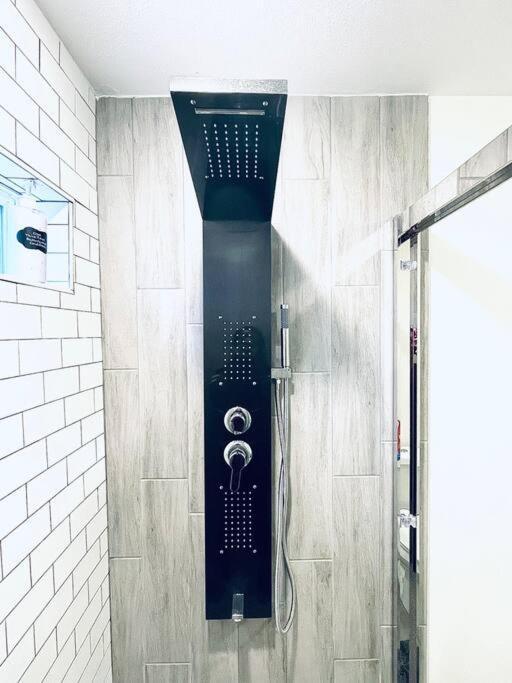 Luxe Travel Retreat Near Deep Ellum Apartment Далас Екстериор снимка