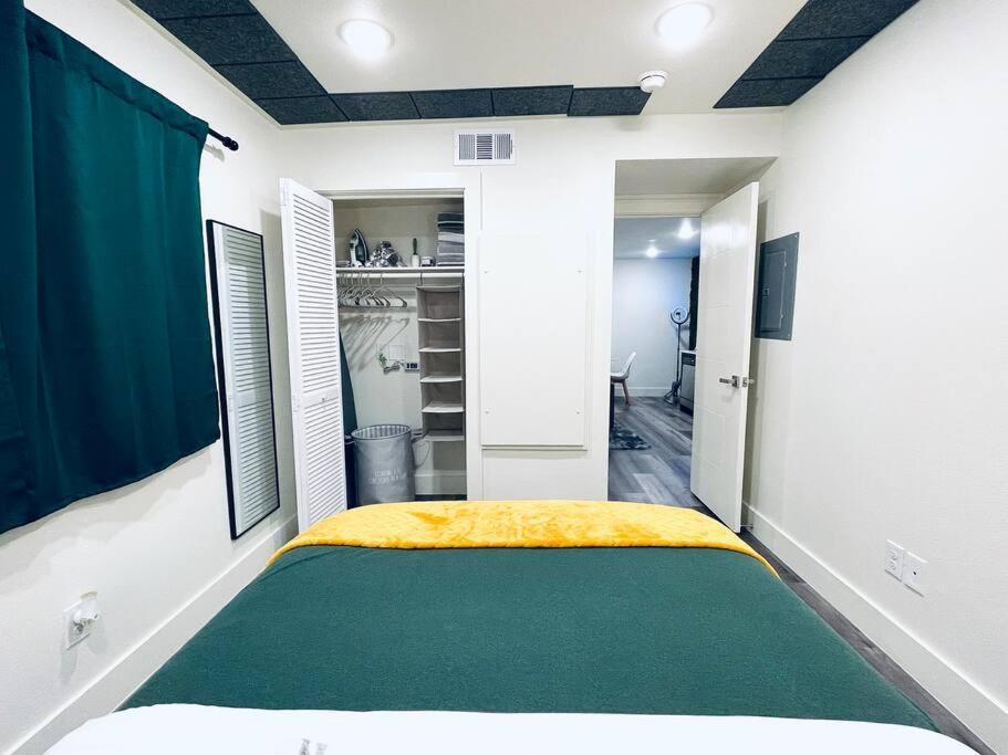 Luxe Travel Retreat Near Deep Ellum Apartment Далас Екстериор снимка